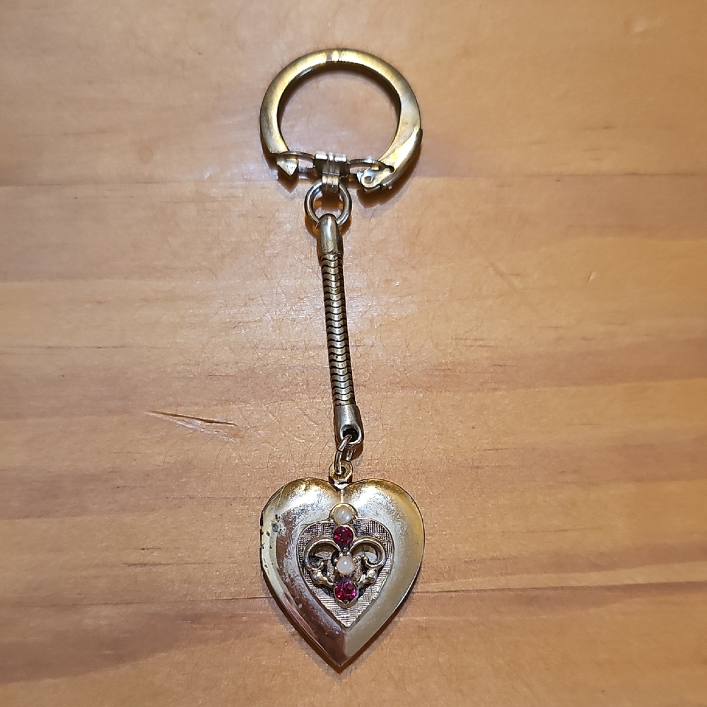 Vintage Gold Heart Keychain Locket